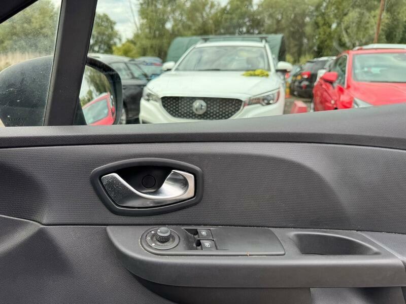 Renault Clio 1.5 Dynamique S Medianav Energy Dci Ss 90 Bhp White #13