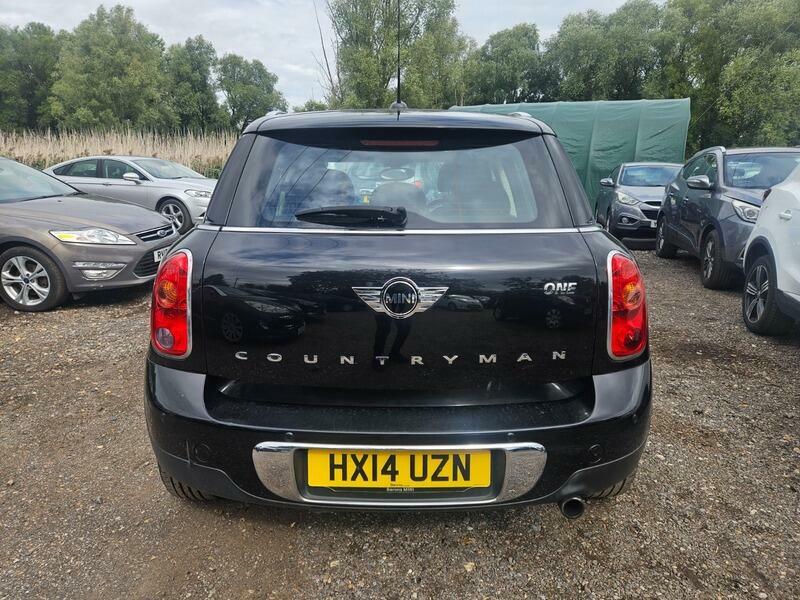 Mini Countryman One Black #6