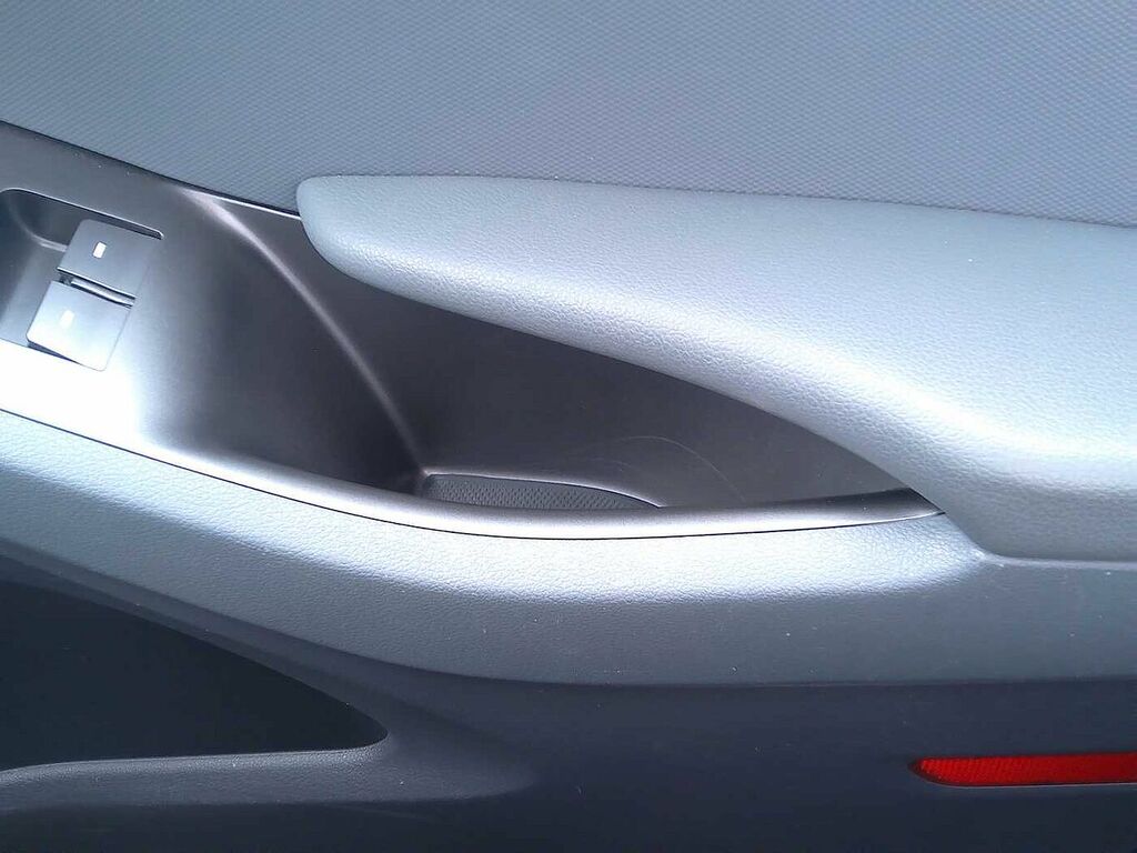 Hyundai Ioniq Hatchback White #16
