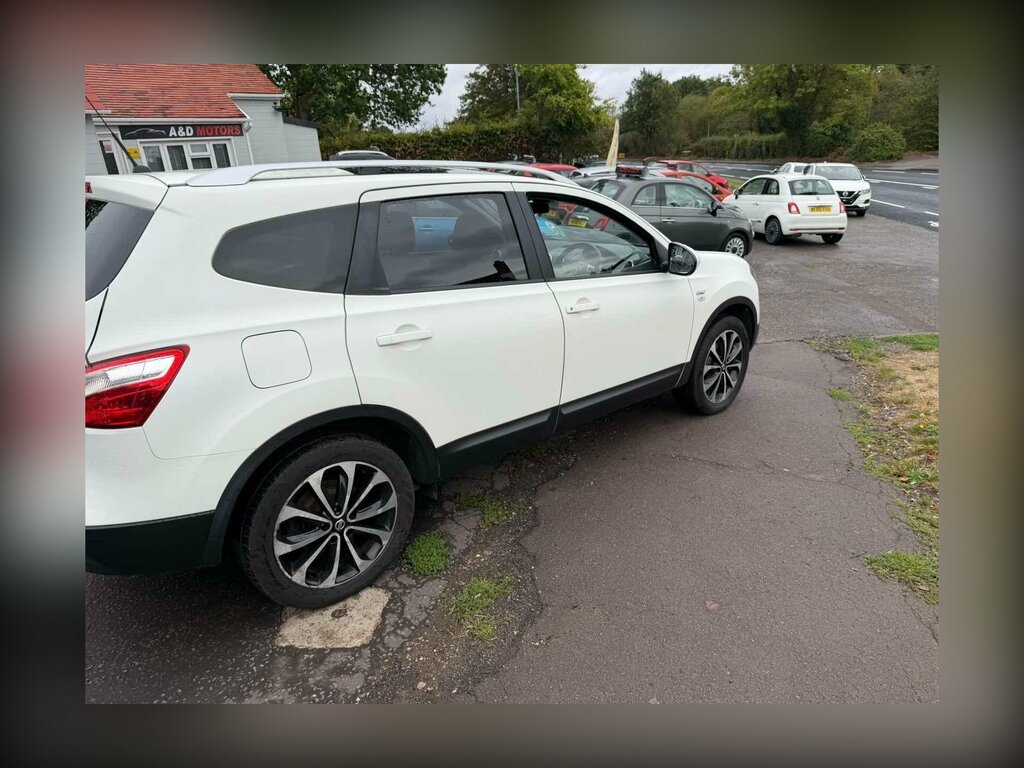 Nissan Qashqai+2 1.6 Plus 2 N-tec Red #9