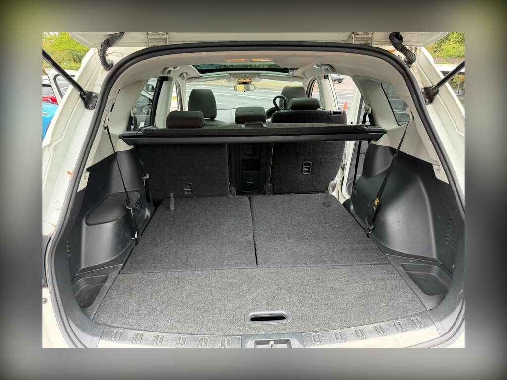 Nissan Qashqai+2 1.6 Plus 2 N-tec Red #37
