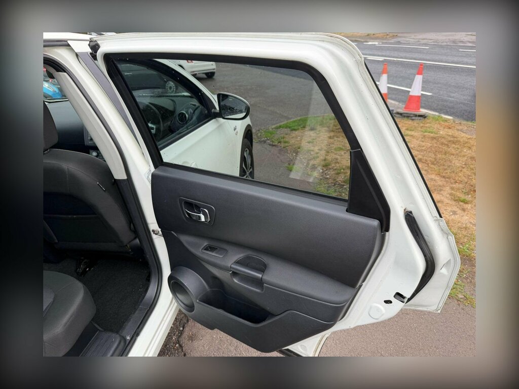 Nissan Qashqai+2 1.6 Plus 2 N-tec Red #21