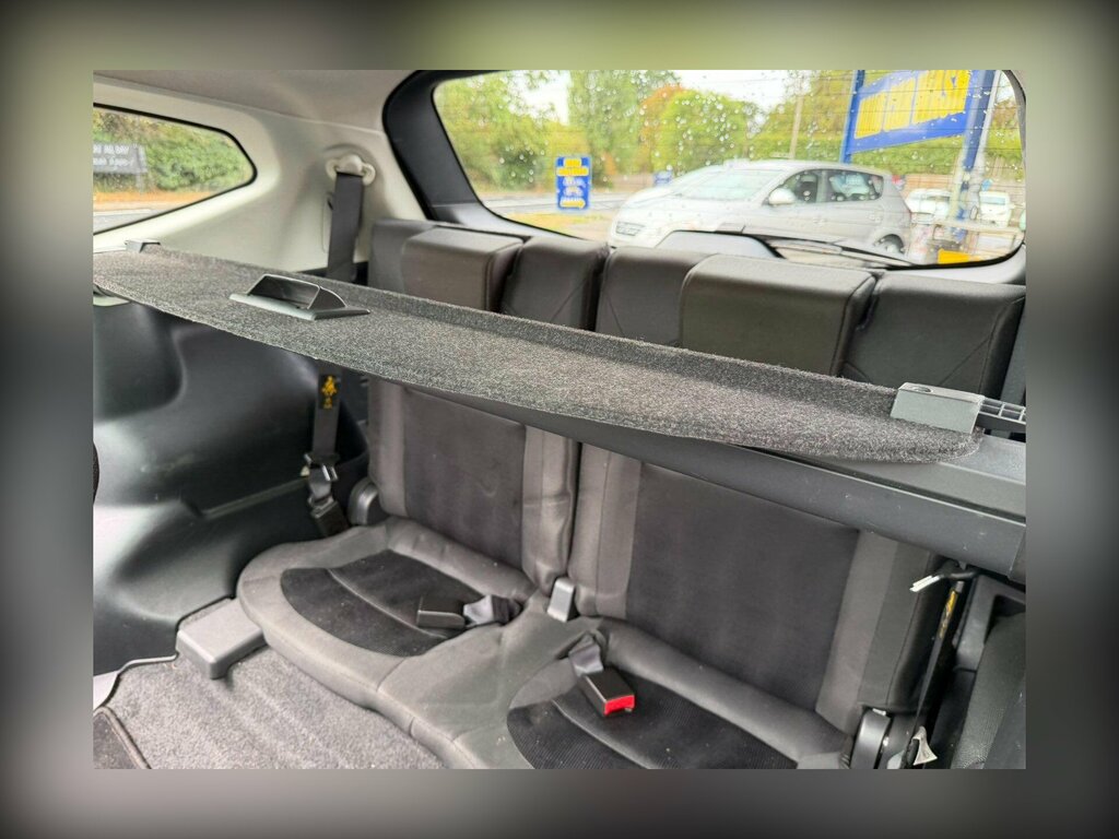 Nissan Qashqai+2 1.6 Plus 2 N-tec Red #29