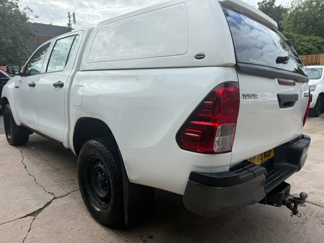 Toyota HILUX 2.4 D-4d Active Pickup Double Cab Manua White #5