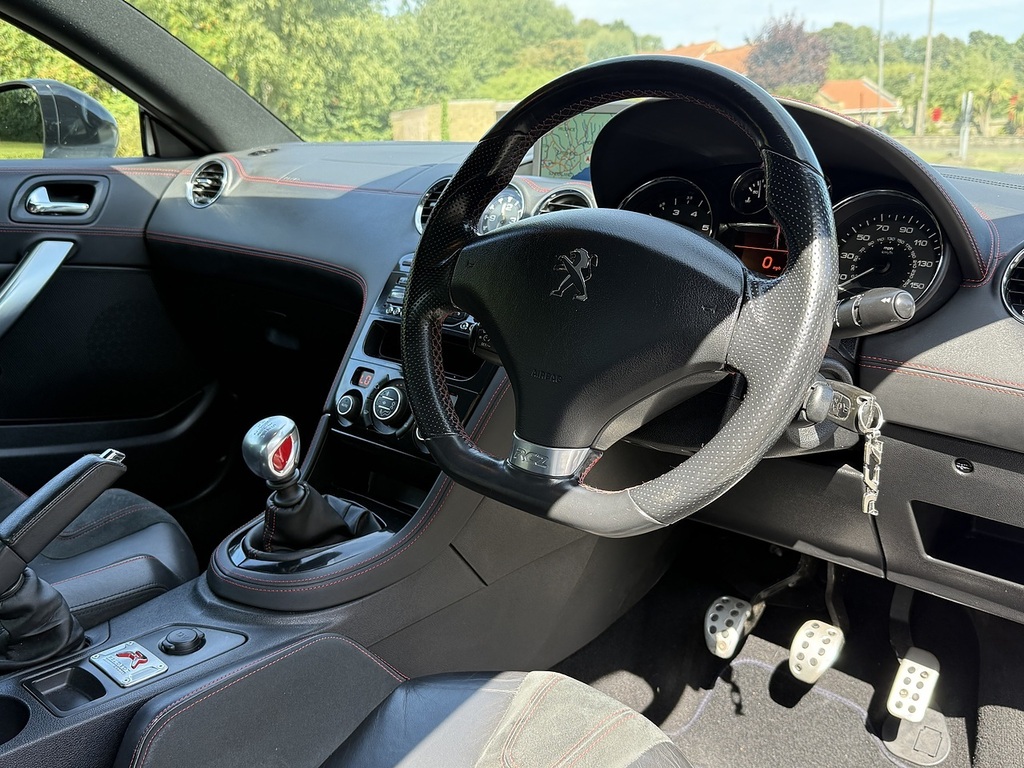 Peugeot RCZ Coupe White #16