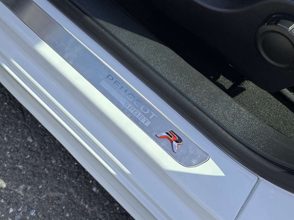 Peugeot RCZ Coupe White #35
