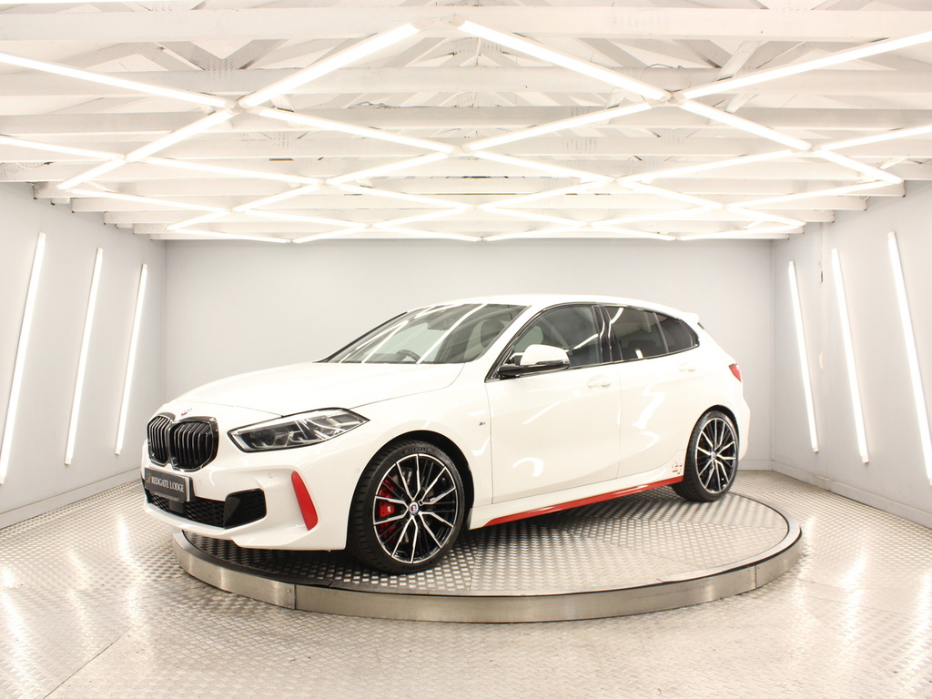 BMW 1 Series Hatchback YA21EVH White #6