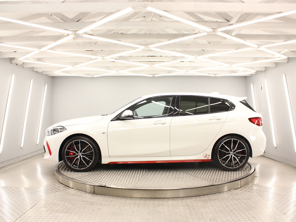 BMW 1 Series Hatchback YA21EVH White #3