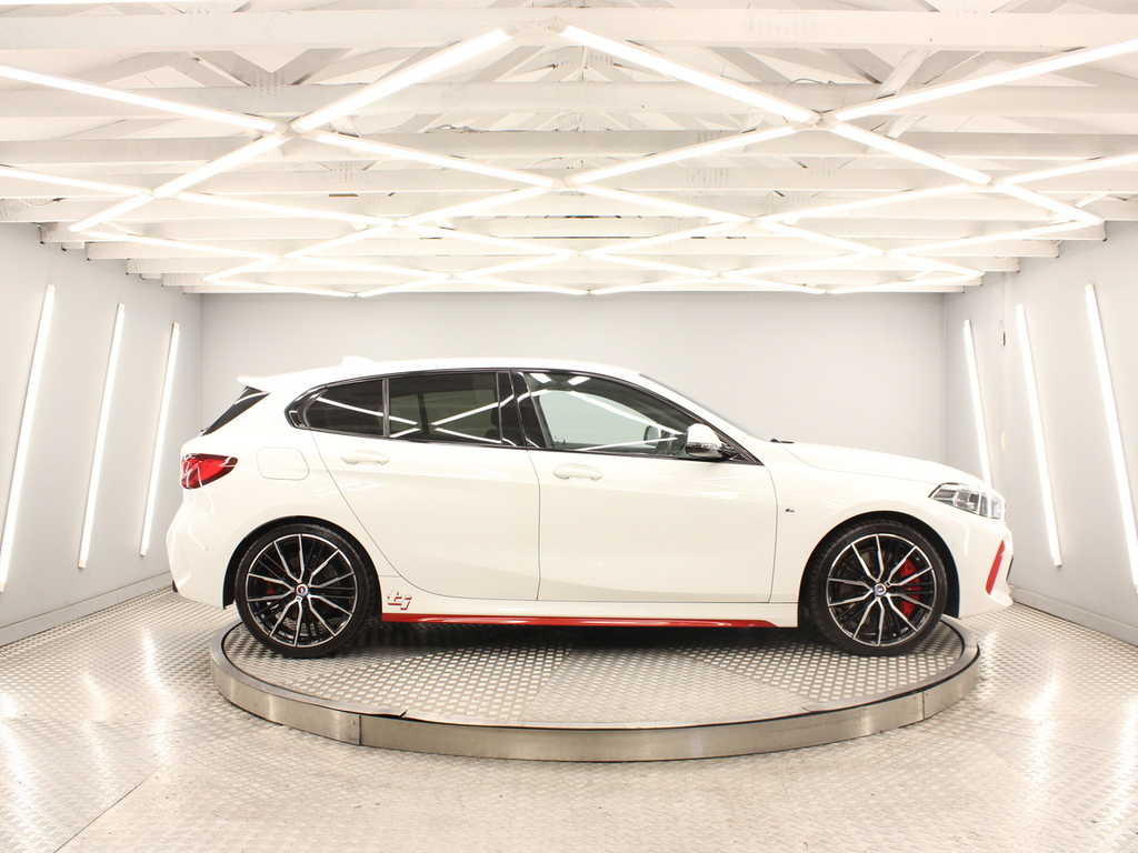BMW 1 Series Hatchback YA21EVH White #2