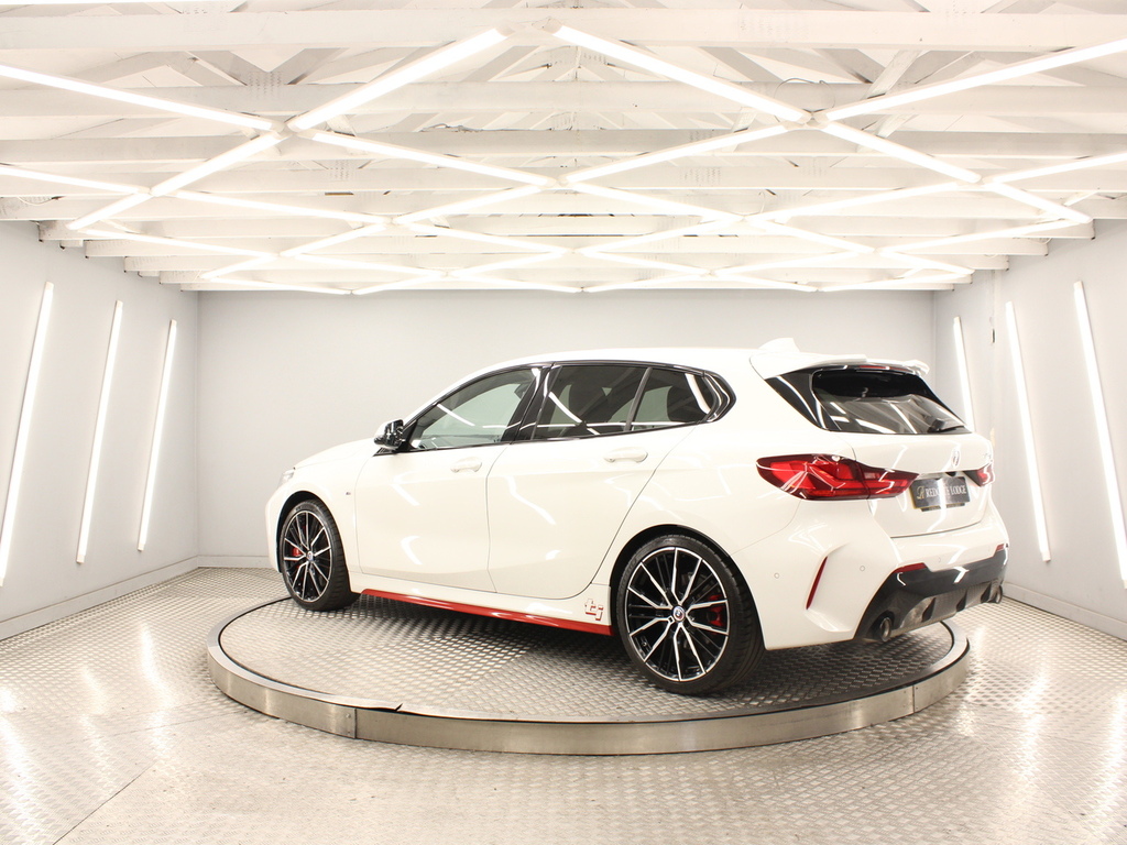 BMW 1 Series Hatchback YA21EVH White #5
