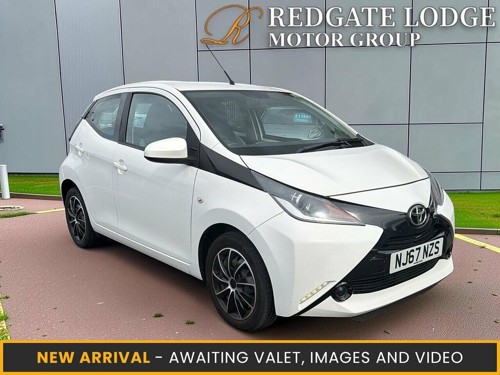 Toyota Aygo Hatchback White