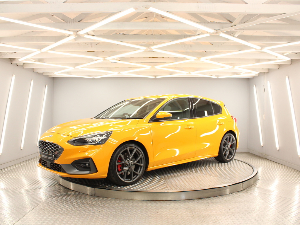 Ford Focus Hatchback HJ69VXH Orange #5