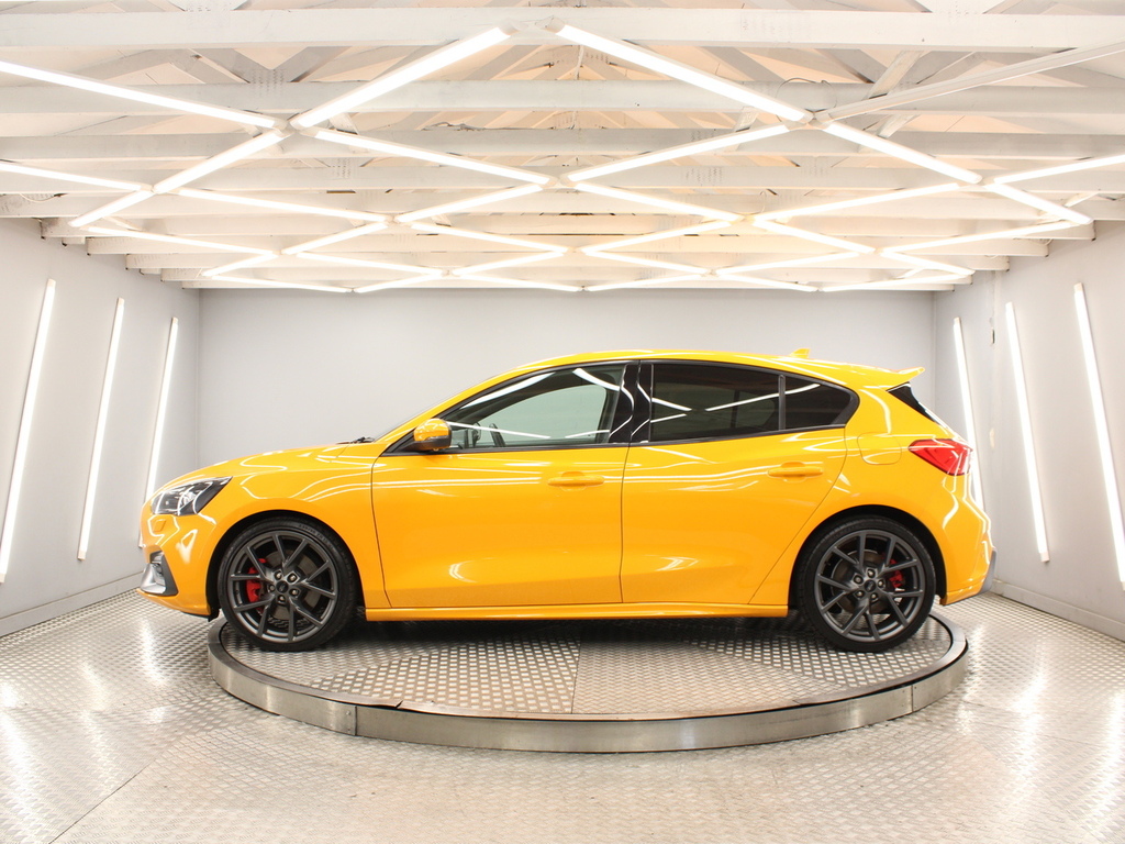 Ford Focus Hatchback HJ69VXH Orange #2