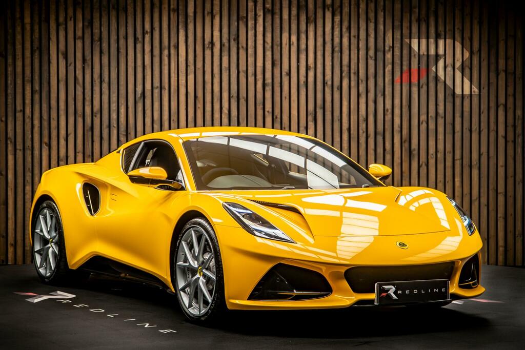 Lotus Emira 3.5 V6 First Edition Euro 6 Yellow