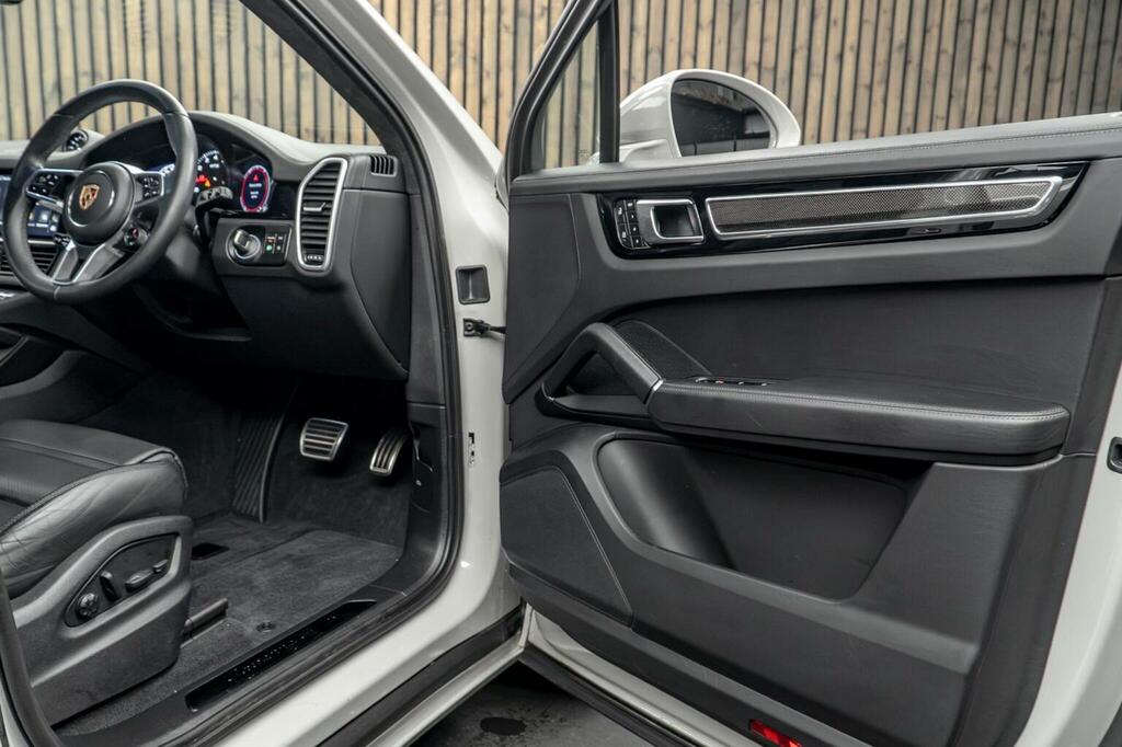 Porsche Cayenne My24 Grey #31