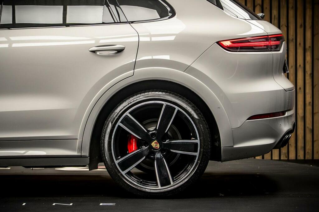 Porsche Cayenne My24 Grey #18