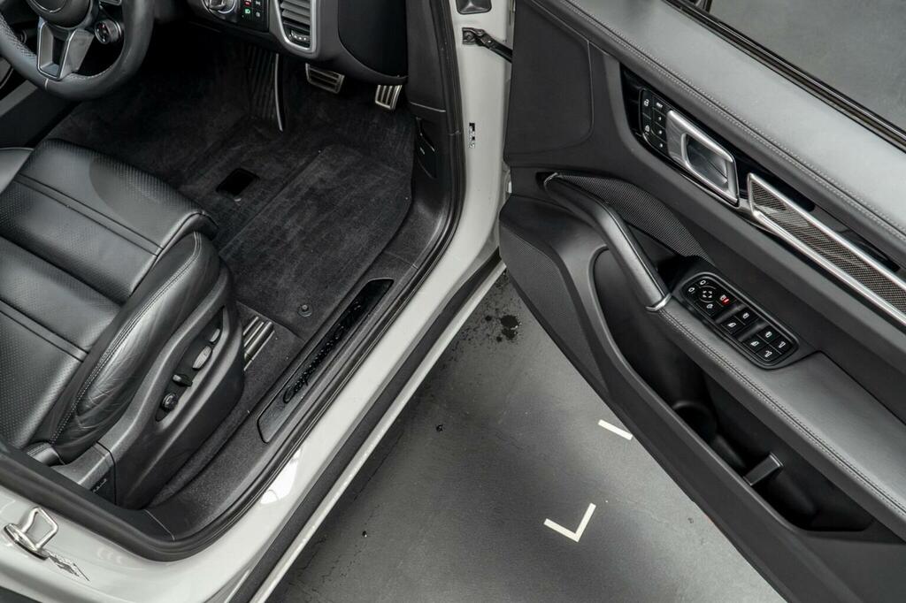 Porsche Cayenne My24 Grey #29
