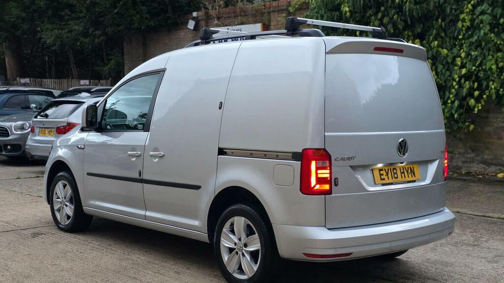 Volkswagen Caddy 2018 2.0 Tdi C20 Bluemotion Tech Highline Panel Va Grey #8