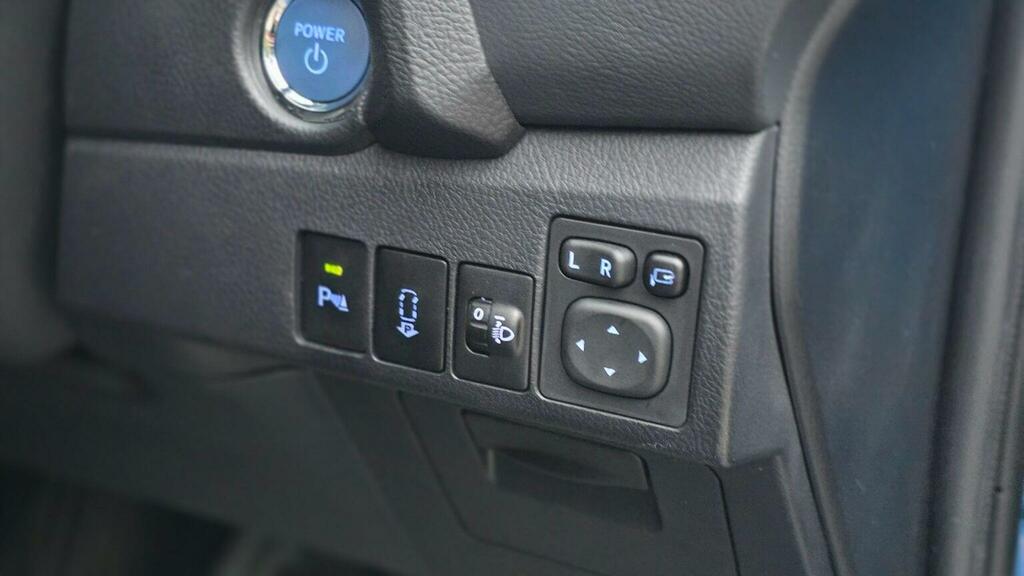 Toyota Auris D-4d Active Blue #17