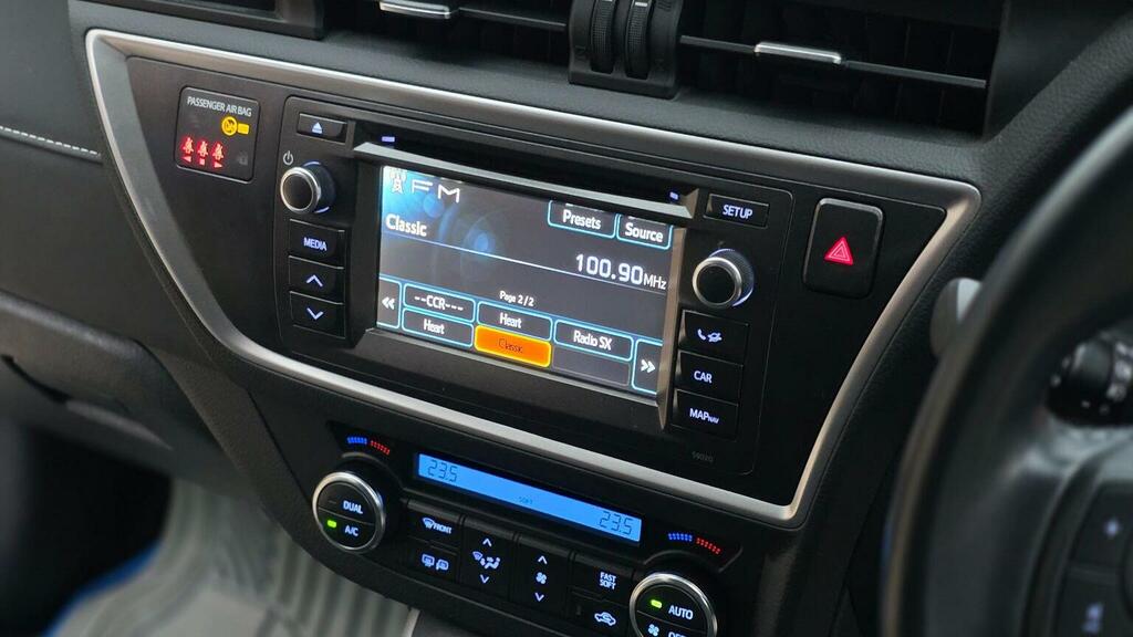 Toyota Auris D-4d Active Blue #19
