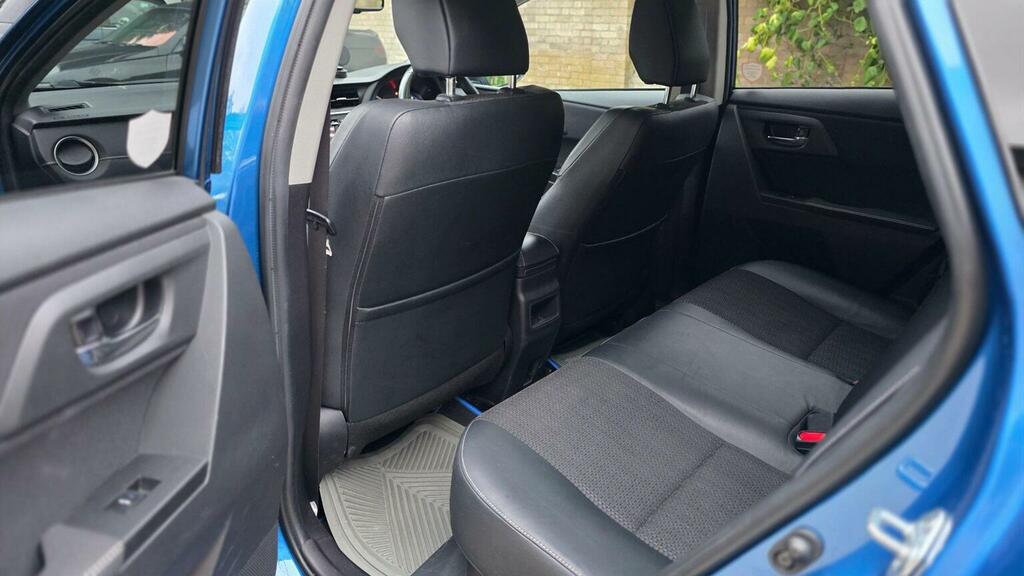 Toyota Auris D-4d Active Blue #51