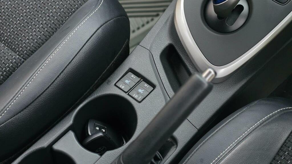 Toyota Auris D-4d Active Blue #37