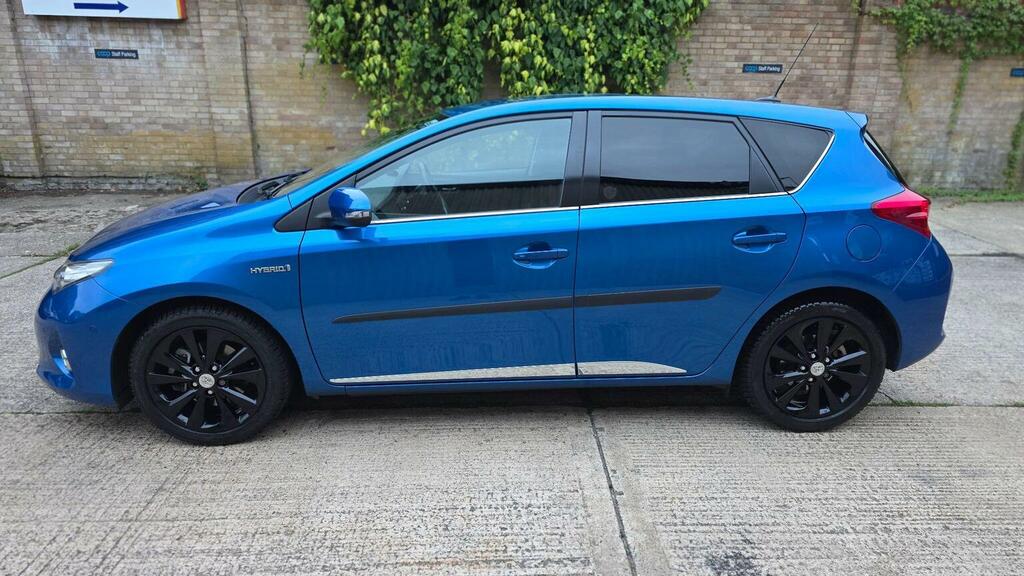 Toyota Auris D-4d Active Blue #9