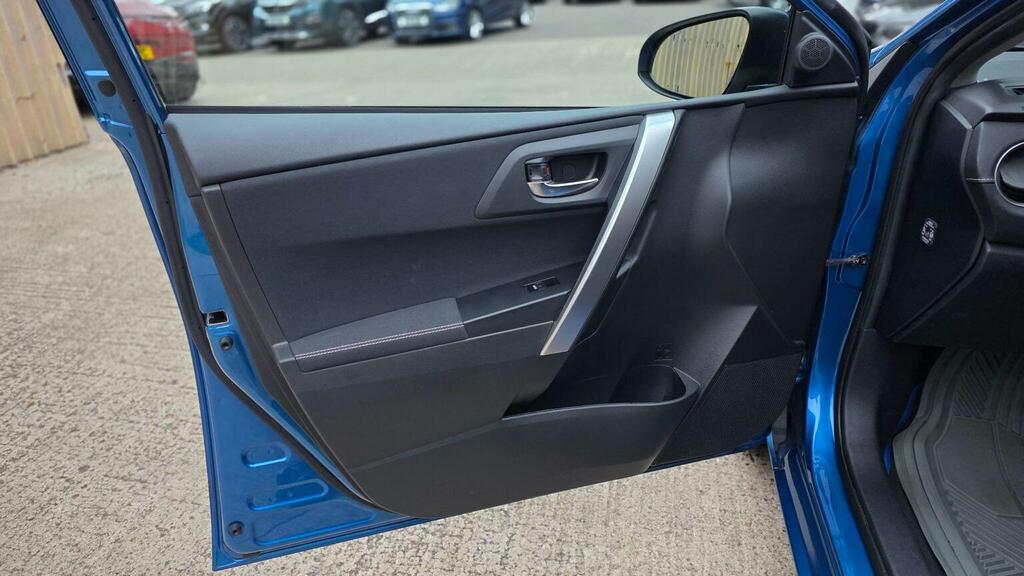 Toyota Auris D-4d Active Blue #57