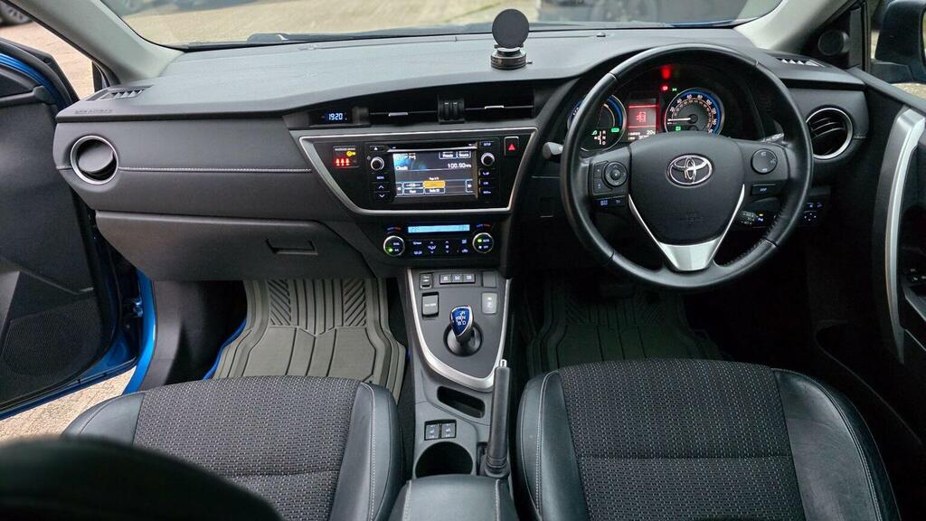 Toyota Auris D-4d Active Blue #13