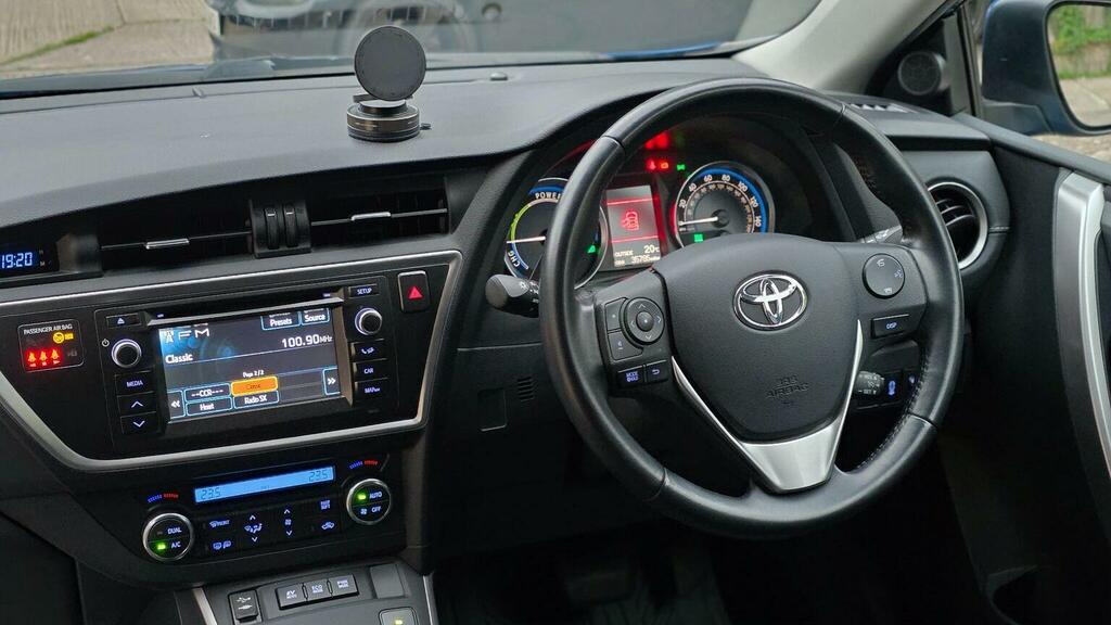 Toyota Auris D-4d Active Blue #14