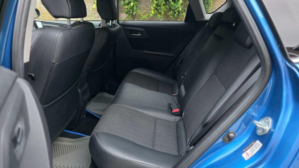 Toyota Auris D-4d Active Blue #12