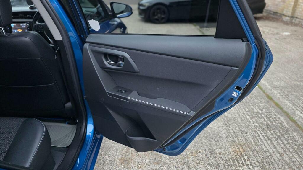 Toyota Auris D-4d Active Blue #46