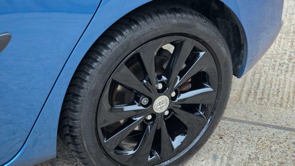 Toyota Auris D-4d Active Blue #70