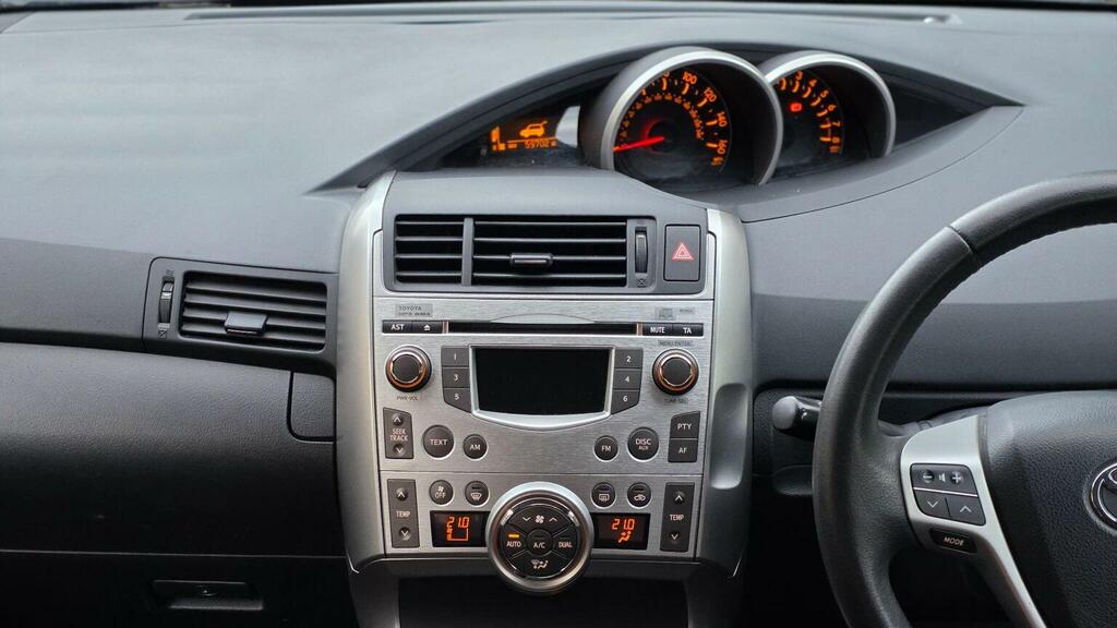 Toyota Verso Black #32