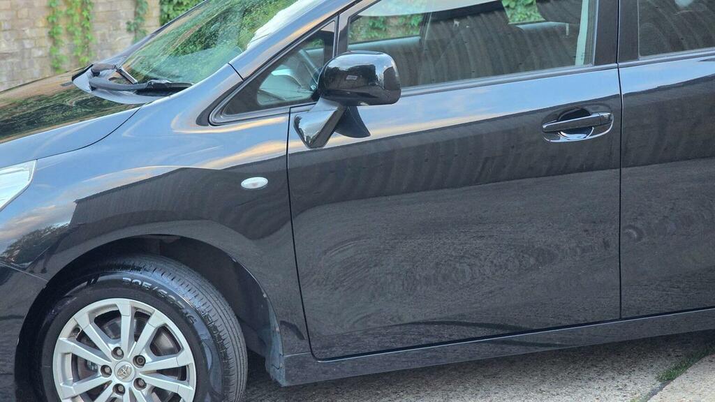 Toyota Verso Black #61