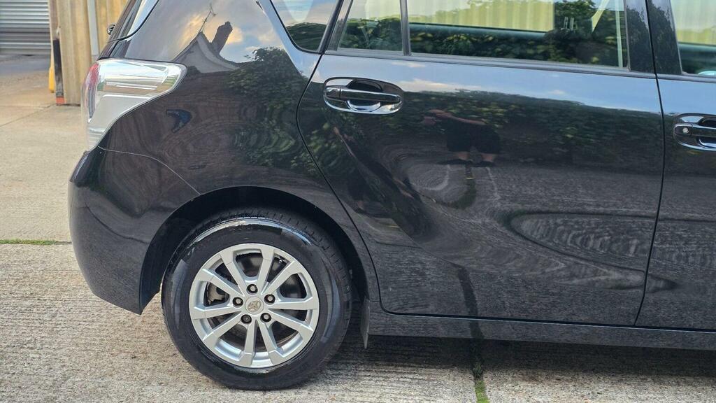Toyota Verso Black #51