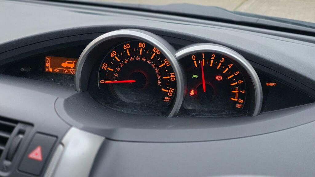 Toyota Verso Black #18