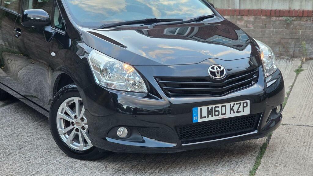 Toyota Verso Black #77