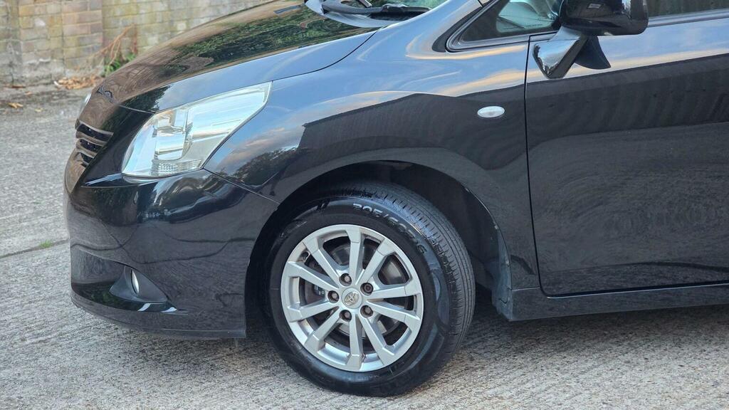 Toyota Verso Black #62