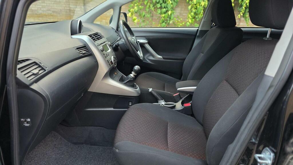 Toyota Verso Black #11