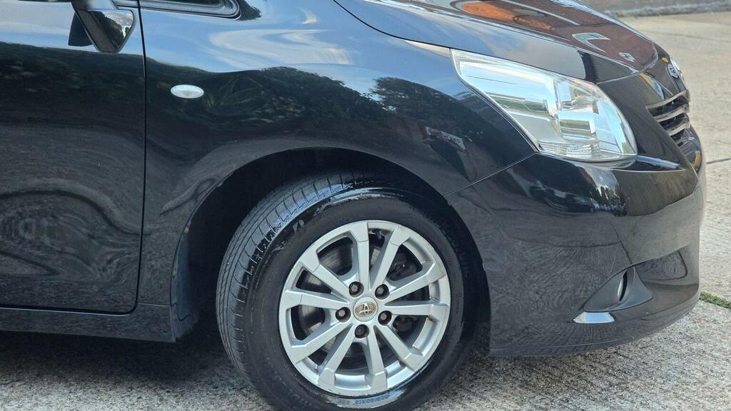 Toyota Verso Black #71