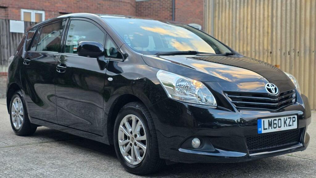 Toyota Verso 1.6 V-matic Tr Euro 5 Black #4