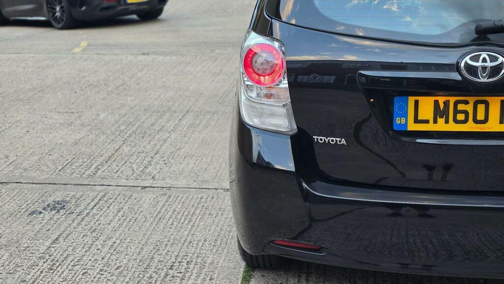Toyota Verso Black #48