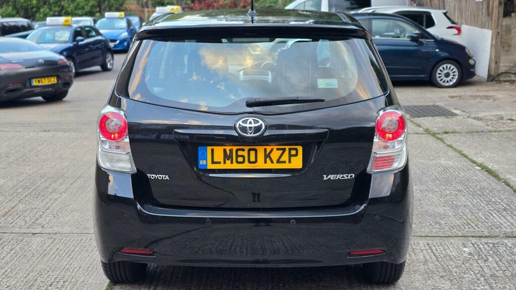 Toyota Verso Black #7