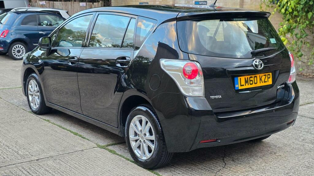 Toyota Verso Black #8