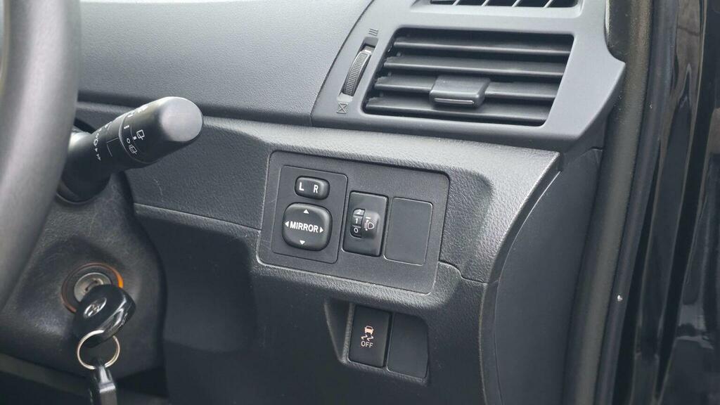 Toyota Verso Black #28