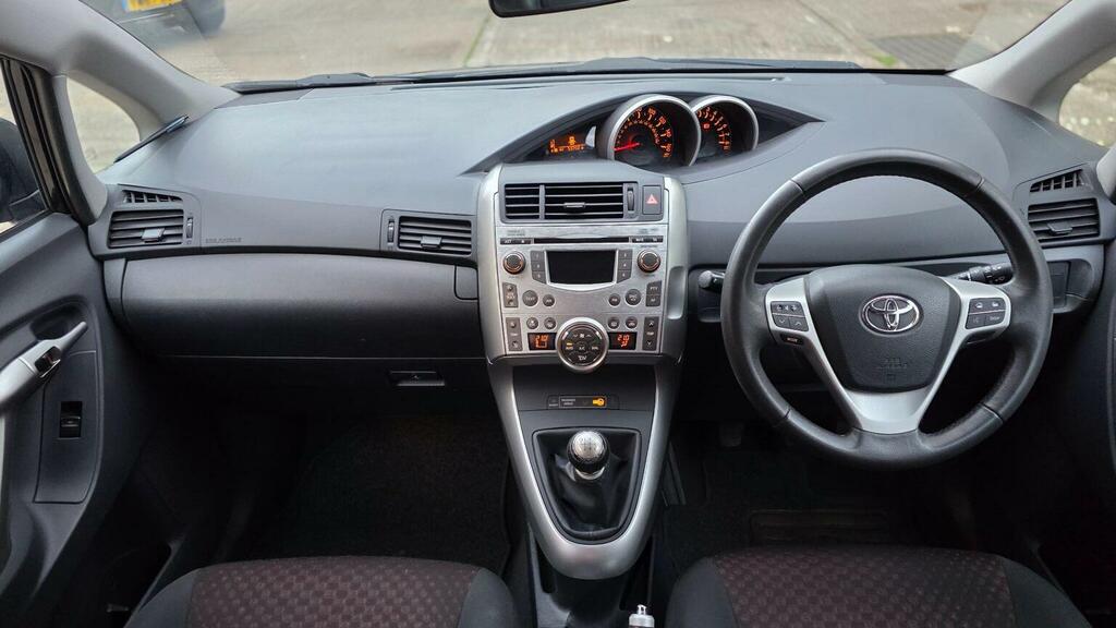 Toyota Verso Black #16