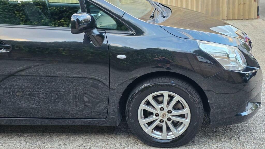 Toyota Verso Black #52