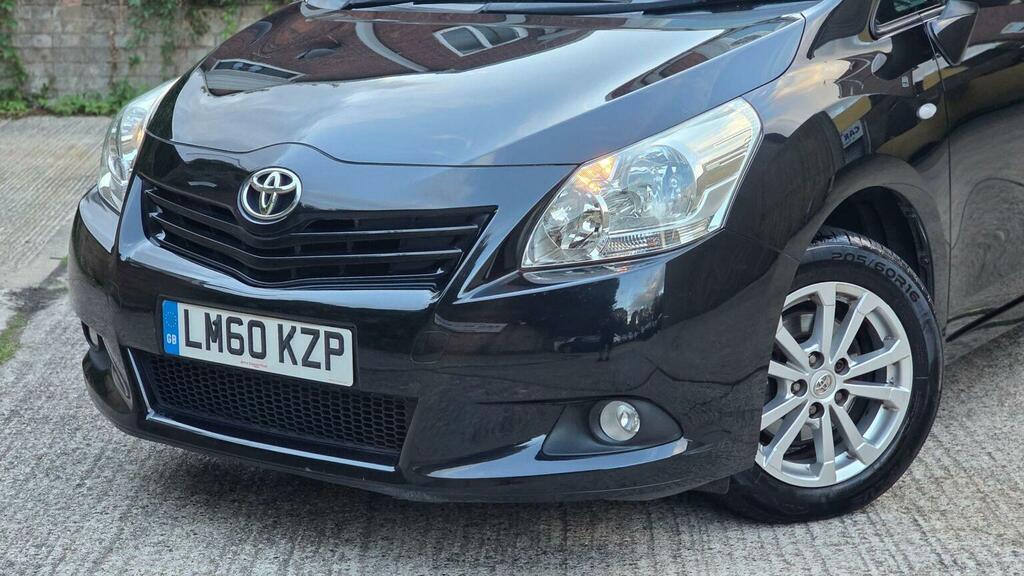 Toyota Verso Black #64