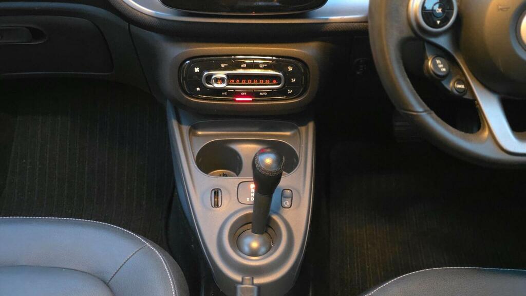 Smart Forfour 1.0 Passion Twinamic 20 Pound Tax, Park Sensors Red #16